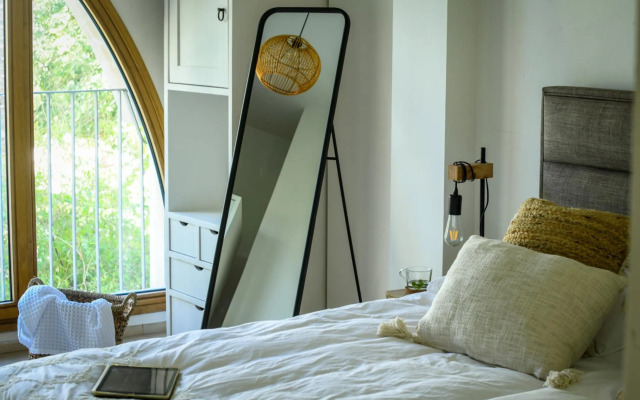 Andromeda 3 Bd apartment with pool & sea view