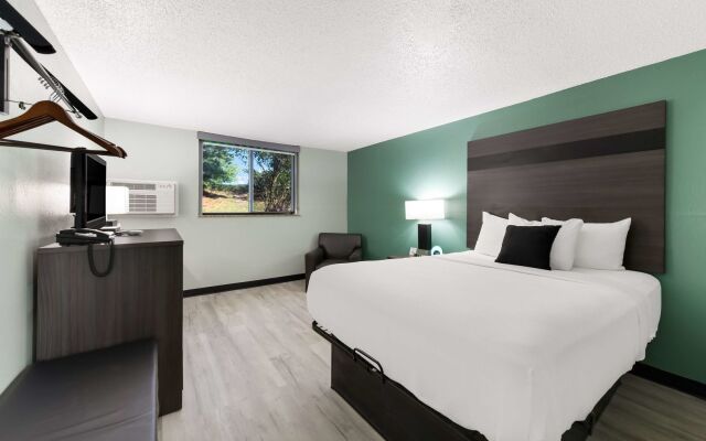 Baymont by Wyndham Liberty MO