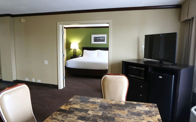 Holiday Inn Chicago Oakbrook by IHG