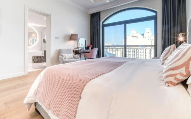 Modern 3BR Palm Penthouse w Private Plunge Pool