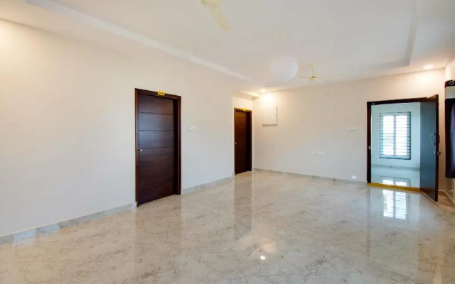 Lavish Suites by OYO Rooms