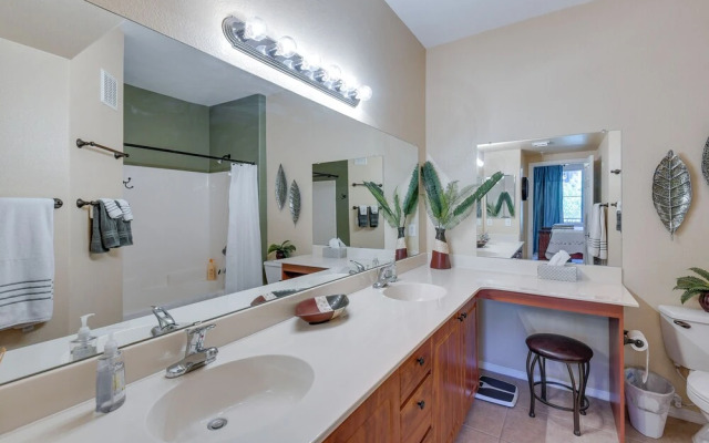 Pool Access, Private Patio & Grill: Mesa Condo!