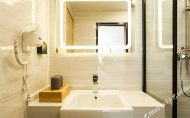 Rest Hotel(Shengyuan Street store in Xushui, Baoding)