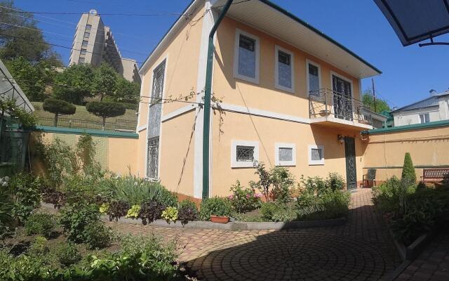 Дом на Овражной 8