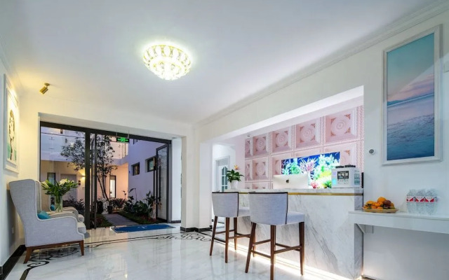Dali T Hotel