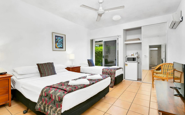 Cairns Reef Apartments & Motel – Guest Rooms – Cairns