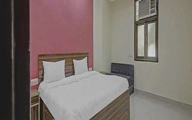 OYO Flagship 70305 Hotel Dg Dwarka Mor