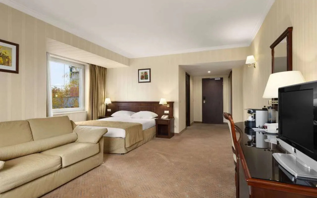 Ramada Hotel & Suites By Wyndham Bucharest North