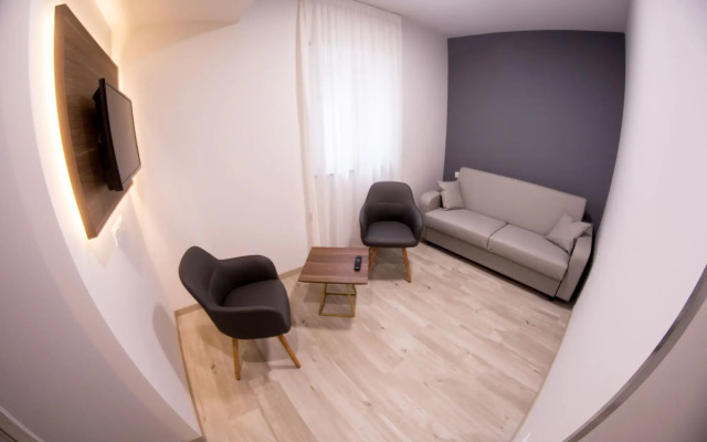 8 Room Hotel