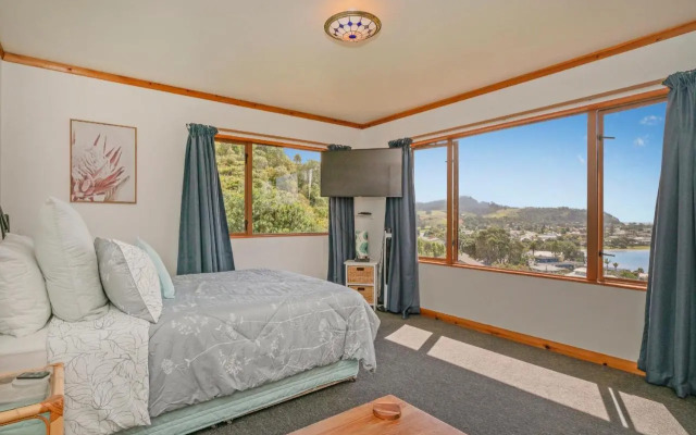 Cythera - Tairua Holiday Home