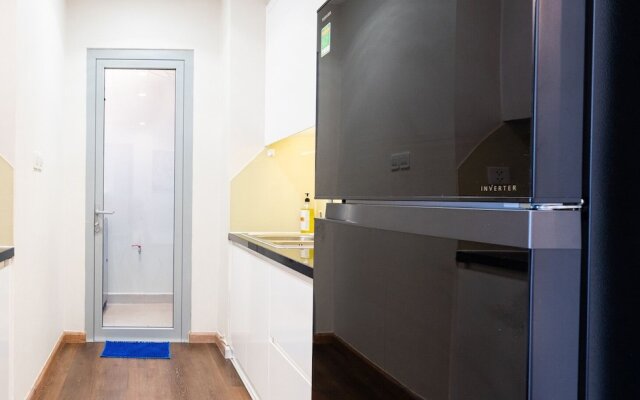 Lyshing Apartment in Vinhomes Luxury Landmark