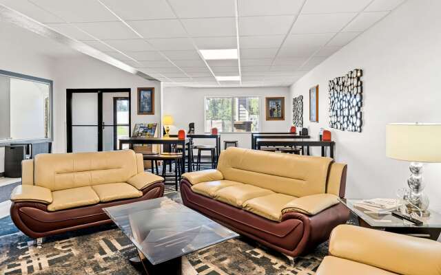 Americas Best Value Inn Tahquamenon Country