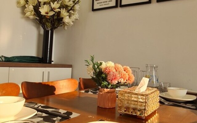 Canh Apartment in Vinhome Skylake