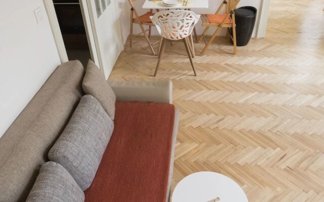 Wenceslas Apartment for 10 with AC