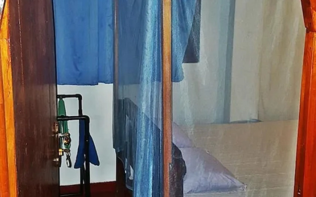 100 Step Beach White House