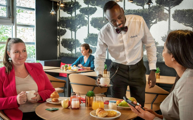Novotel Suites Paris CDG Airport Villepinte