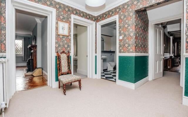 Waterfront Retreat in Hambleden