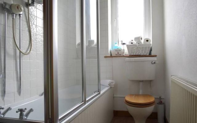 1 Bedroom Flat 15 Minutes From City Centre