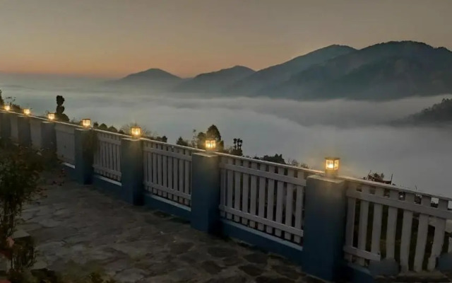 Rooftop Cottages & Restaurant Pangot