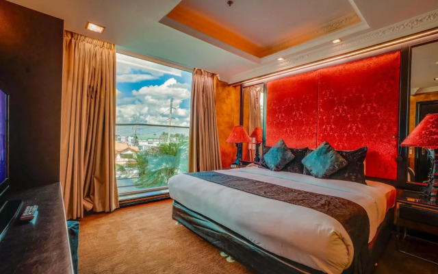 Fields Plaza Suites
