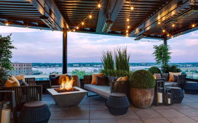 Canopy by Hilton Portland Waterfront