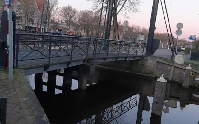 Lekkerwegbijleeuwen, 1 minuut naar hartje centrum