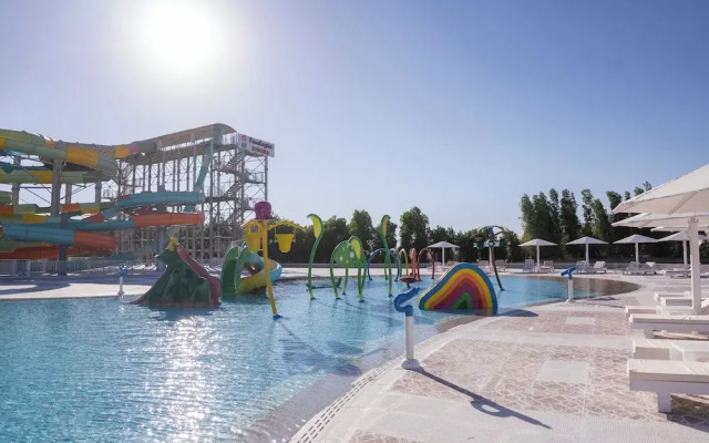 Sirena Beach Resort  Spa