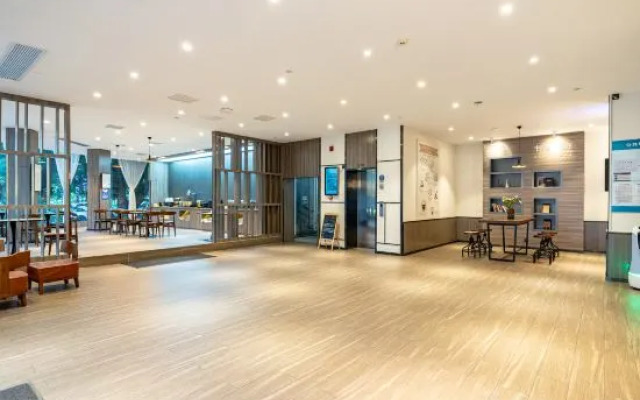 HanTing Hotel (Nanning Guangxi University)