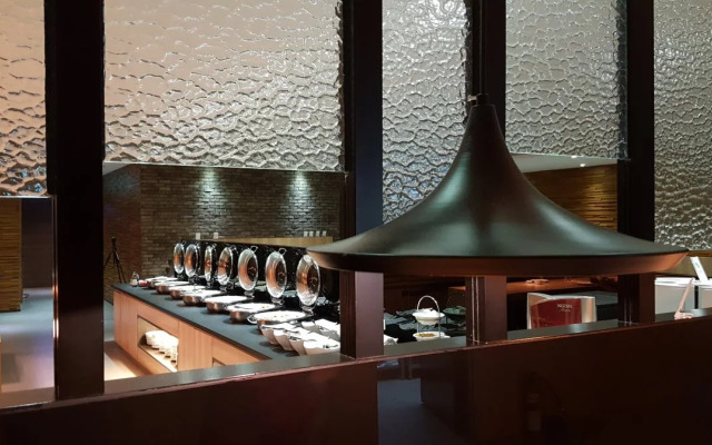 The Riverside Hotel International