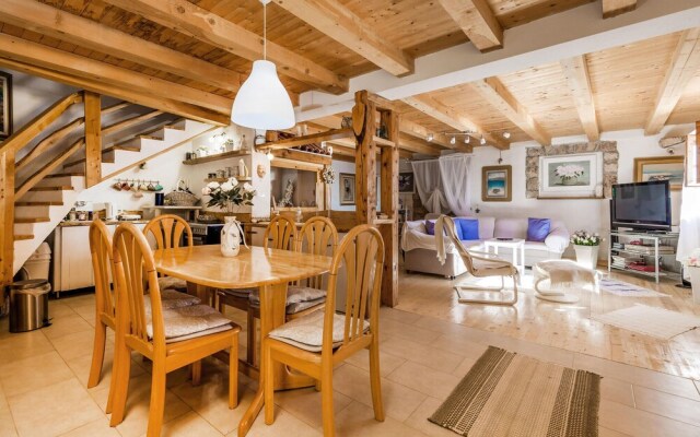 Beautiful Home in Lukovo Sugarje With 3 Bedrooms and Wifi