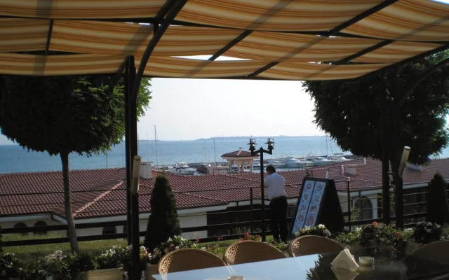 Diamond Hotel