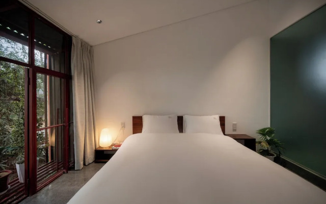 Scarlet Pavilion Homestay