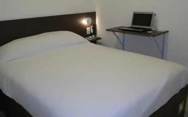 Mr. Hostel Business Lodge