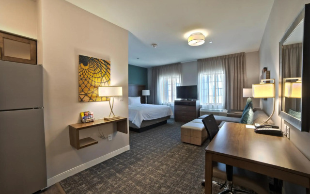Staybridge Suites Houston - Humble Beltway 8 E by IHG