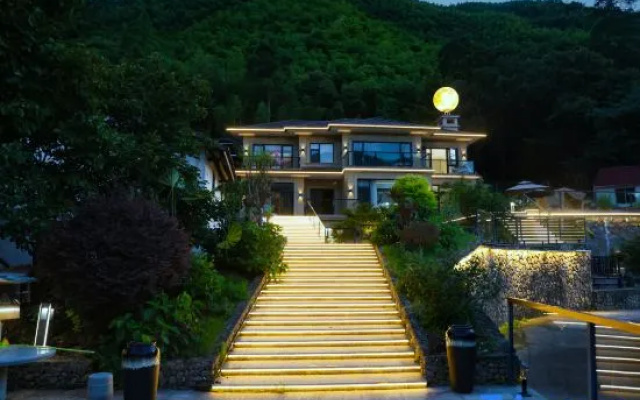Yushu Yihuanshan Secret Land Suxi Tang Hot Spring Resort Hotel (Anji Shenxi Canyon Drifting Branch) – Outside – Huzhou