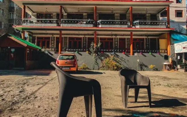 Tara Paying Guest House