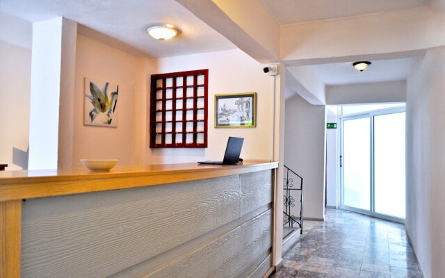 Native Hotel