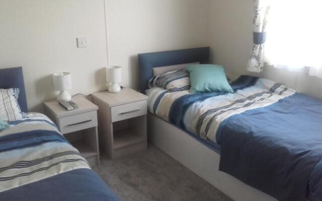 Luxury 6 berth lodge at Quince 10