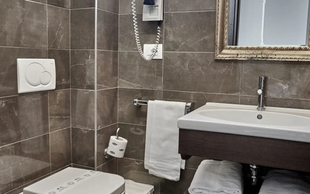 Rouge Hotel International