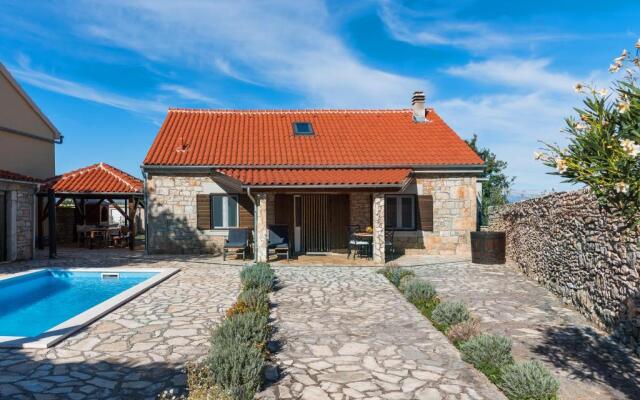 Rural House Gluic