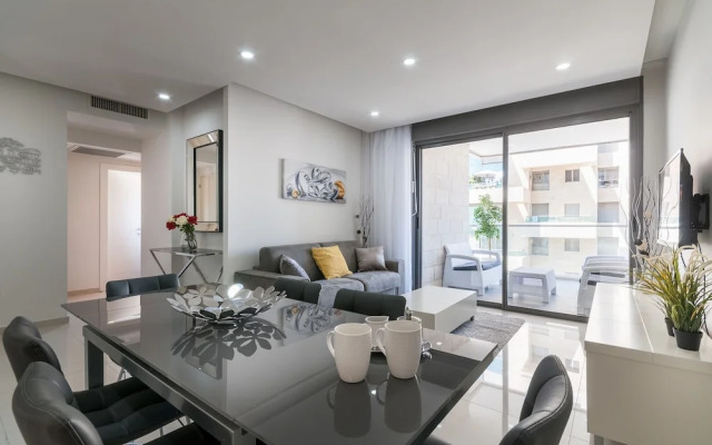 Best Location New Apt Full Amenities