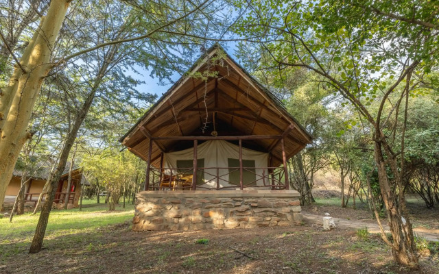 Sentrim Mara Game Lodge