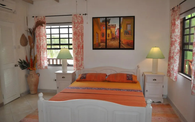 Yellow Bird Apartment