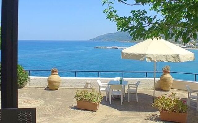 Marou Hotel