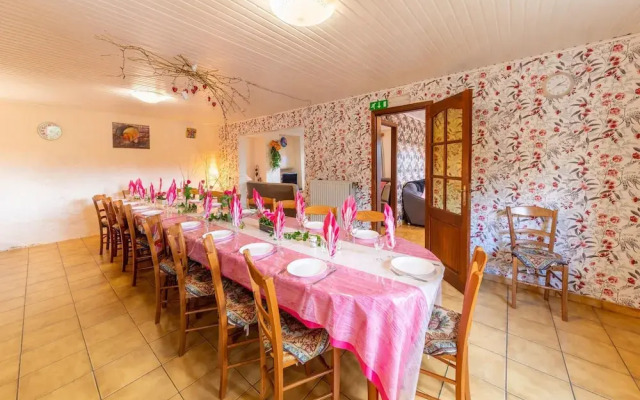 Holiday Home in Montleban With Sauna