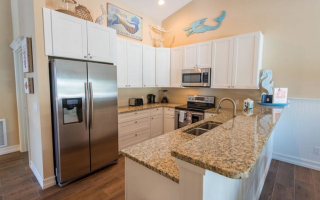 Marina Sunrise Apartment 3