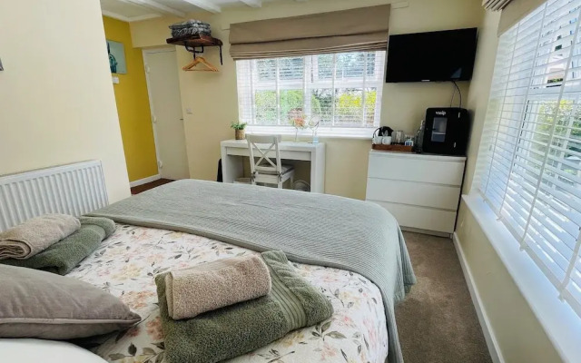 Cherry Bungalow Guesthouse
