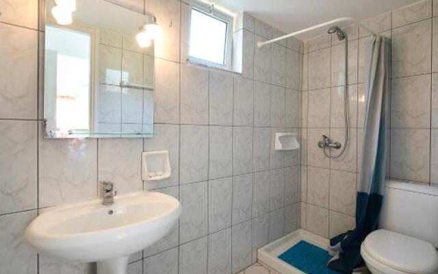 Irini Apartments and Studios