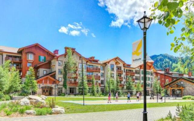 Powderhorn Lodge 413: Woodland Star Suite