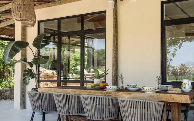 Lavish Villa With Private Pool